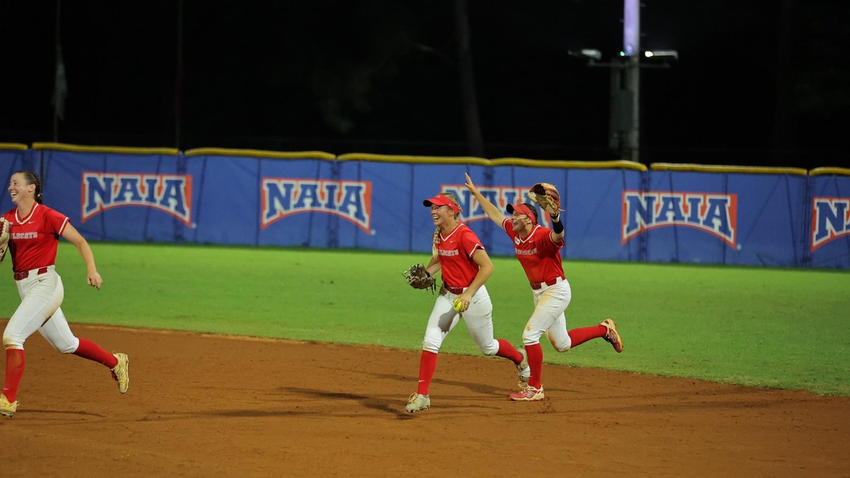 Indiana Wesleyan Knocks Off Defending National Champions in Southern Oregon to Remain in Columbus
