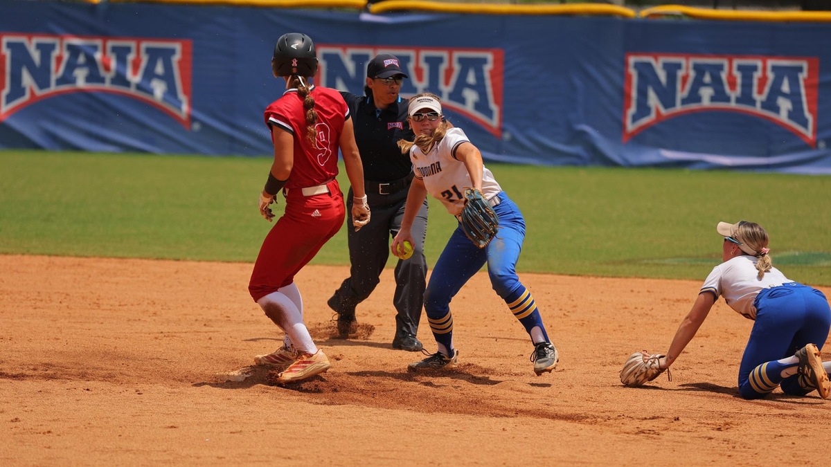 Dunkel Grand Slam Send Madonna (Mich.) to the 2026 NAIA Softball World Series Title Game
